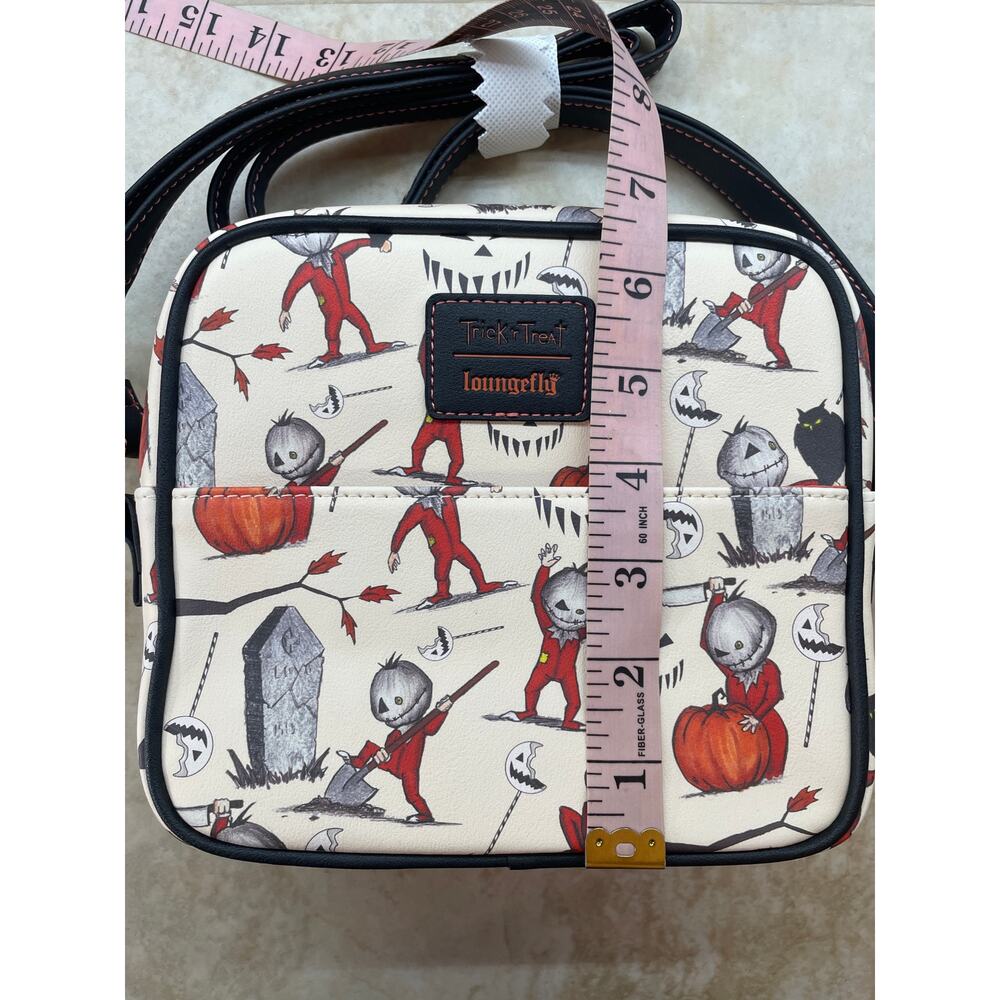 Loungefly Bag Crossbody Trick Treat Purse Sam NWT Halloween Zip Pumpkin Horror - Picture 11 of 11
